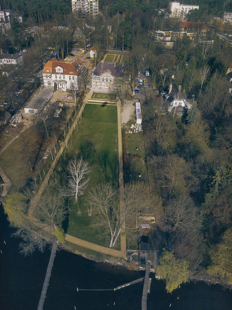 Villa Thiede, Luftaufnahme (Foto: Jürgen Hohmuth)